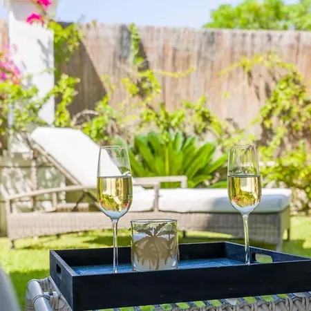Apartment Aloha Gardens Pools Bbq Wifi Garden